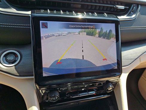 Certified 2024 Jeep Grand Cherokee L Limited AWD/4WD image 19