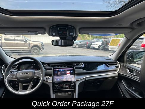 Used 2023 Jeep Grand Cherokee 4WD 4xe image 18