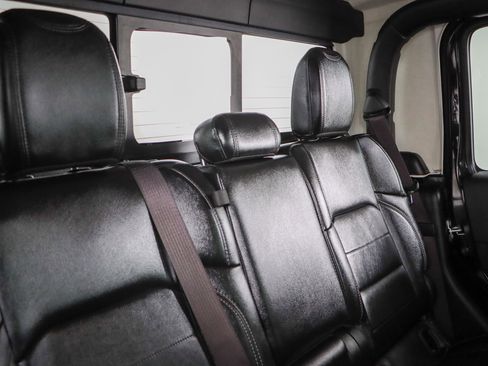 Used 2021 Jeep Gladiator Overland w/ Popular Equipment Package image 29