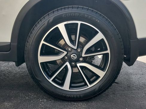 Used 2017 Nissan Rogue SL w/ SL Premium Package AWD/4WD image 11