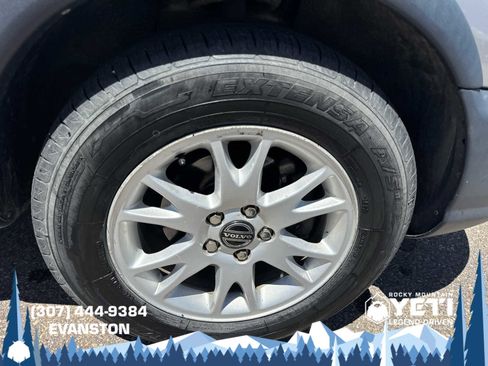 Used 2005 Volvo XC70 AWD/4WD image 9