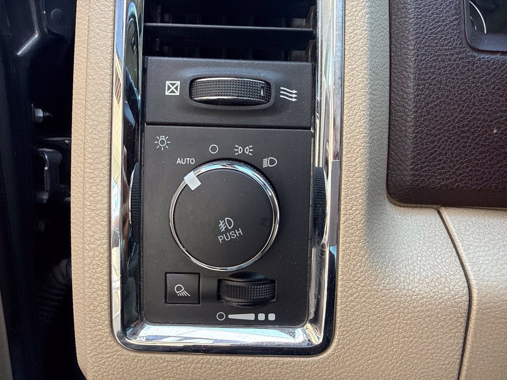 Used 2017 RAM 1500 Laramie w/ Convenience Group AWD/4WD image 24