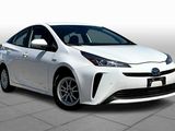 Used 2021 Toyota Prius LE image 2