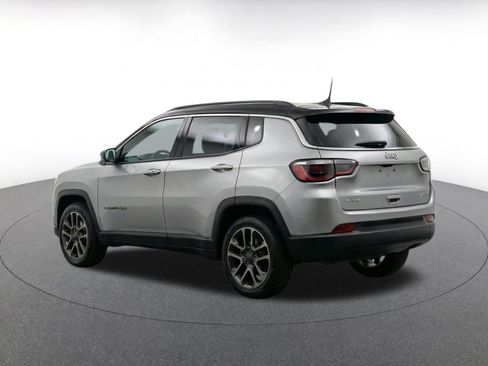 Used 2025 Jeep Compass Limited AWD/4WD image 7