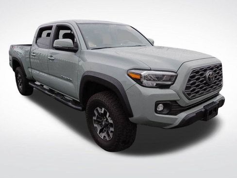 Used 2023 Toyota Tacoma TRD Off-Road w/ Technology Package AWD/4WD image 3