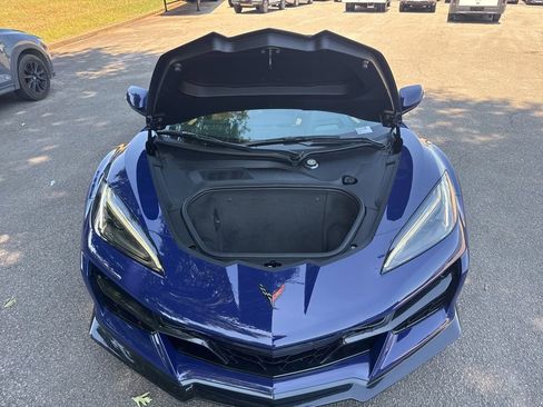 Used 2025 Chevrolet Corvette Z06 w/ Stealth Interior Trim Package RWD image 28
