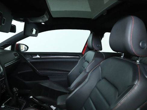 Used 2015 Volkswagen GTI SE image 18