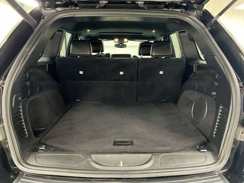 Used 2019 Jeep Grand Cherokee Altitude AWD/4WD image 24