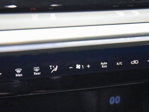 Used 2024 Jeep Wagoneer Launch Edition image 21