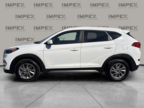 Used 2017 Hyundai Tucson SE FWD image 2