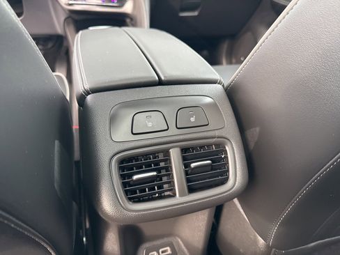 Used 2023 Buick Envision Avenir image 38