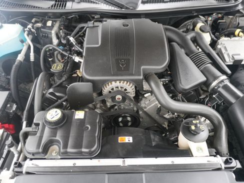 Used 2006 Lincoln Town Car Designer Series RWD image 24