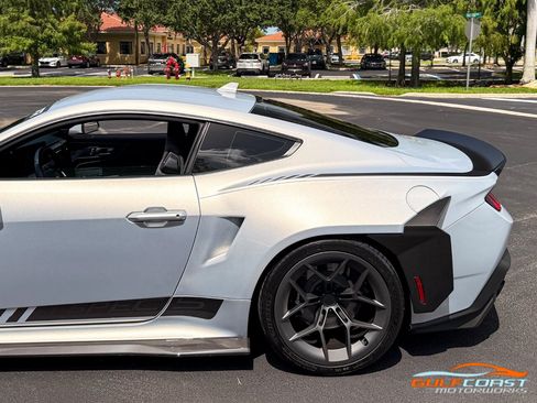 Used 2025 Ford Mustang GT Premium w/ GT Performance Package RWD image 41