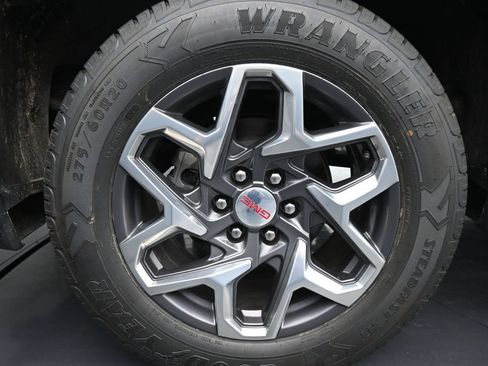 Used 2023 GMC Sierra 1500 SLT w/ SLT Premium Package AWD/4WD image 10