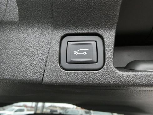 Certified 2023 GMC Acadia Denali w/ Black Diamond Edition image 18