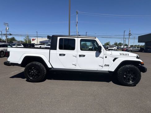 Used 2022 Jeep Gladiator Sport AWD/4WD image 5