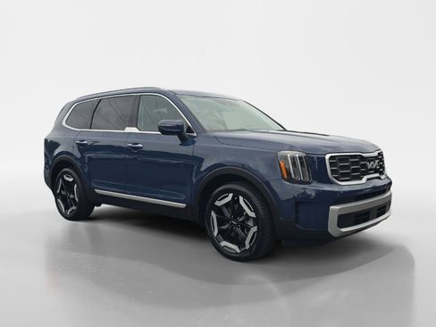 Used 2024 Kia Telluride S w/ S Sunroof Package image 7