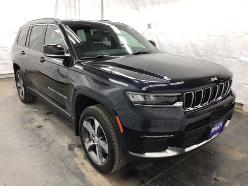 Certified 2024 Jeep Grand Cherokee L Limited w/ Trailer Tow Package AWD/4WD image 4
