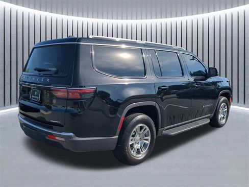 Used 2022 Jeep Wagoneer Series I image 5