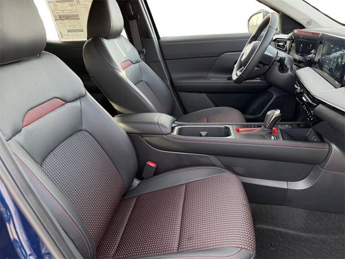 New 2026 Nissan Kicks SR w/ Cold Weather Package image 15