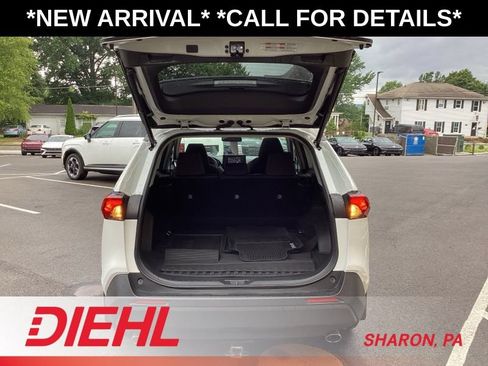 Used 2020 Toyota RAV4 XLE w/ Convenience Package AWD/4WD image 11
