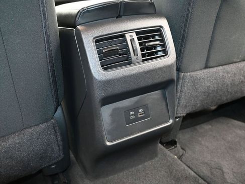 Used 2023 Nissan Rogue SV image 14