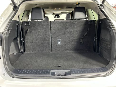 Used 2024 Toyota Highlander XLE image 20