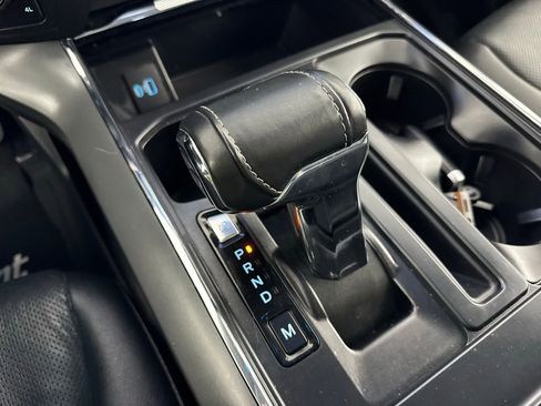 Used 2022 Ford F150 Lariat w/ Max Trailer Tow Package image 22