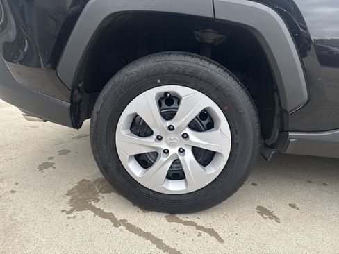Certified 2025 Toyota RAV4 LE AWD/4WD image 34