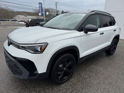 New 2026 Volkswagen Taos SE AWD/4WD image 1