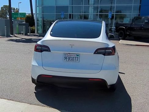 Used 2023 Tesla Model Y Long Range AWD/4WD image 7