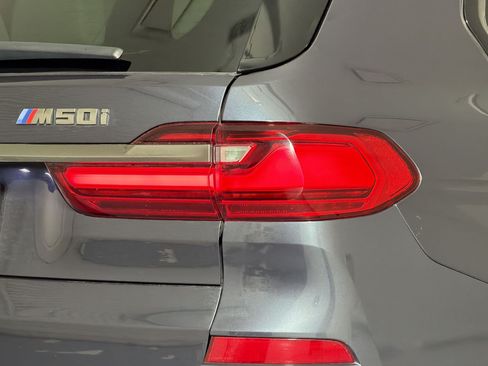 Used 2022 BMW X7 M50i AWD/4WD image 25