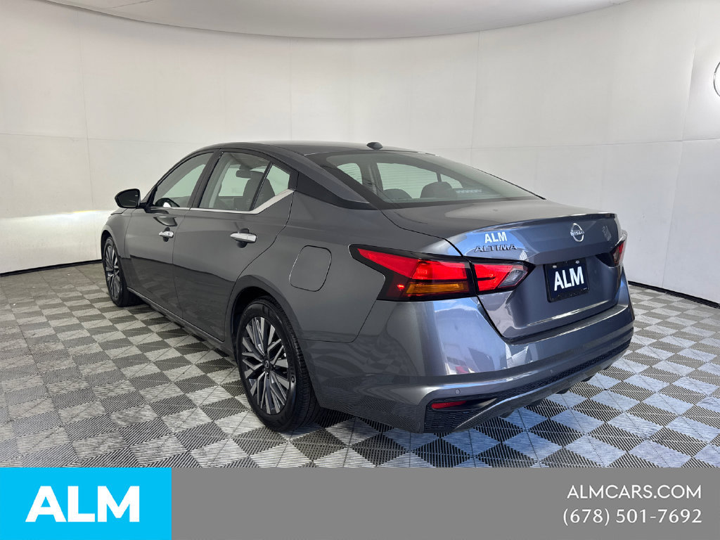 Used 2025 Nissan Altima 2.5 SV FWD image 8