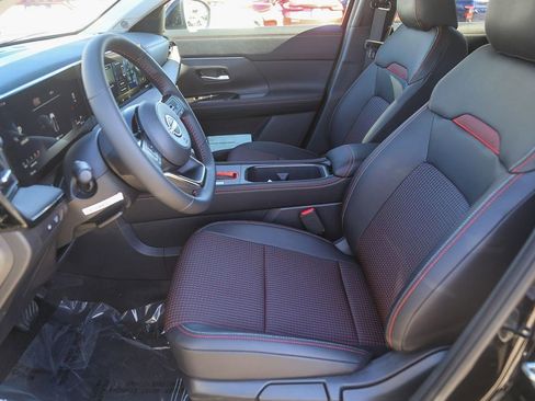 New 2026 Nissan Kicks SR FWD image 17