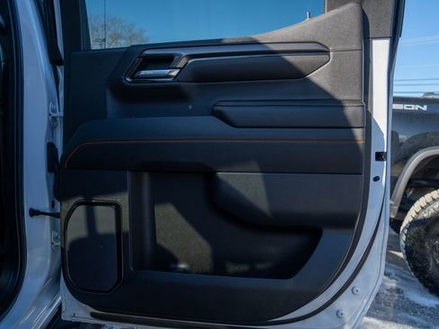 Used 2023 GMC Sierra 1500 AT4 w/ AT4 Premium Package image 17