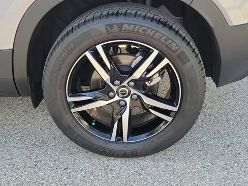 Certified 2026 Volvo XC40 B4 Core FWD image 13
