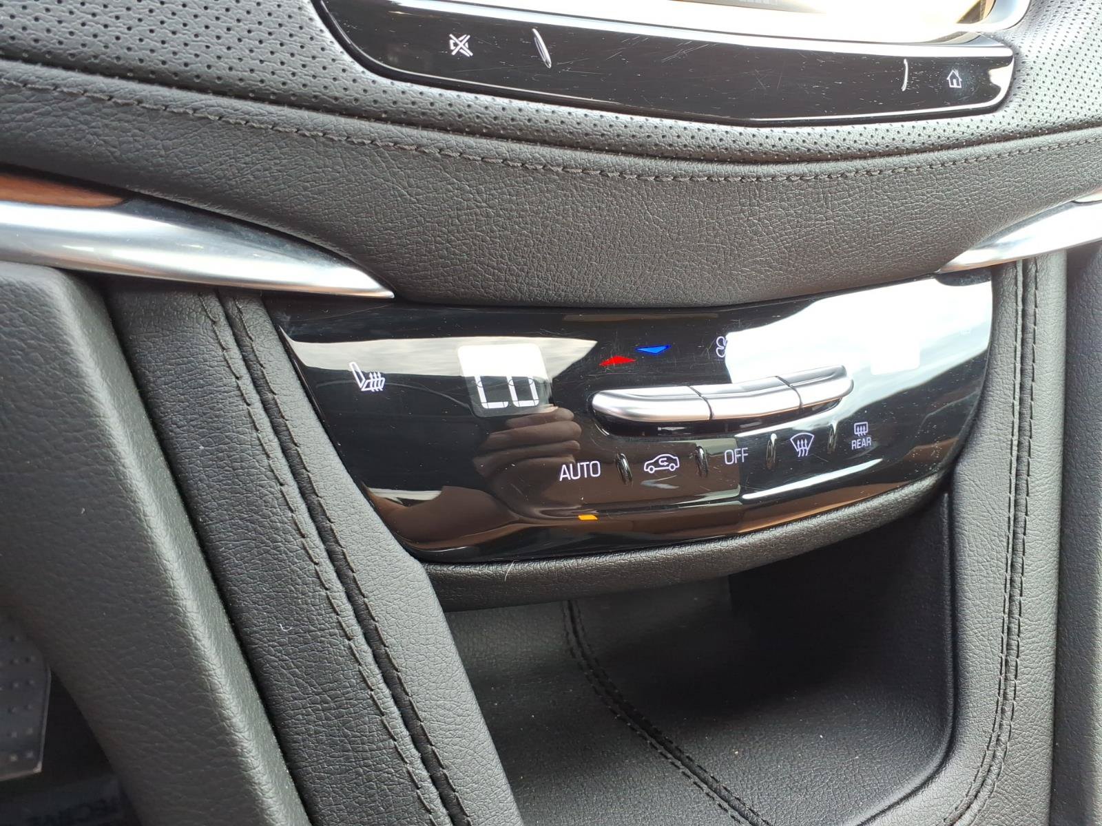 Certified 2024 Cadillac XT5 Premium Luxury AWD/4WD image 30