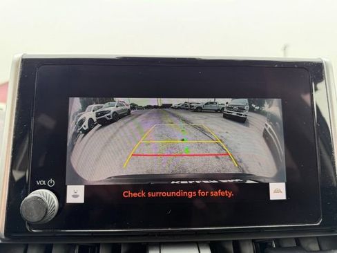 Used 2023 Toyota RAV4 LE AWD/4WD image 16