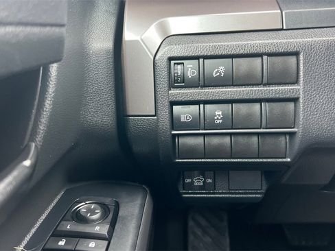 Certified 2024 Toyota Tacoma SR5 image 31