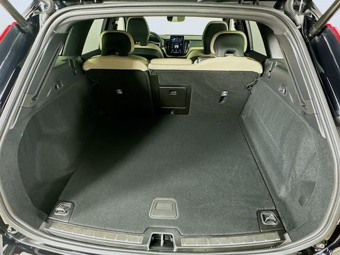 Used 2026 Volvo XC60 B5 Plus w/ Protection Package Premier AWD/4WD image 39