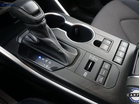 Used 2022 Toyota Highlander L image 37