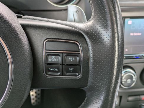 Used 2014 Dodge Challenger R/T image 21