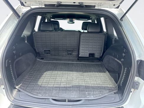 Used 2019 Jeep Grand Cherokee Altitude AWD/4WD image 24
