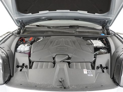 Certified 2026 Porsche Cayenne AWD/4WD image 14