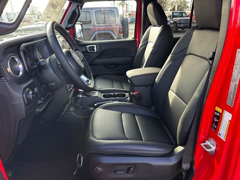 New 2025 Jeep Wrangler Sahara w/ Technology Group image 17