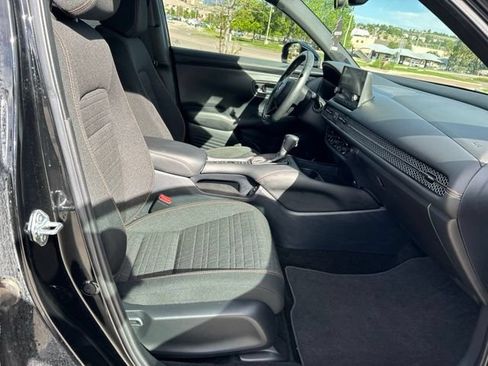 Used 2025 Honda HR-V Sport image 32