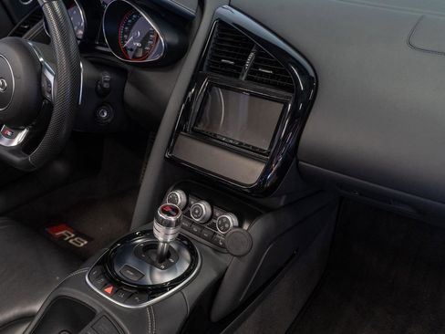 Used 2015 Audi R8 V10 w/ Full Leather Package image 10