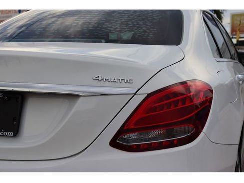 Used 2018 Mercedes-Benz C 300 4MATIC Sedan image 9