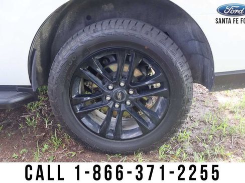 Used 2024 Ford Expedition XLT RWD image 6