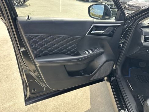 Used 2023 Mitsubishi Outlander SEL image 11